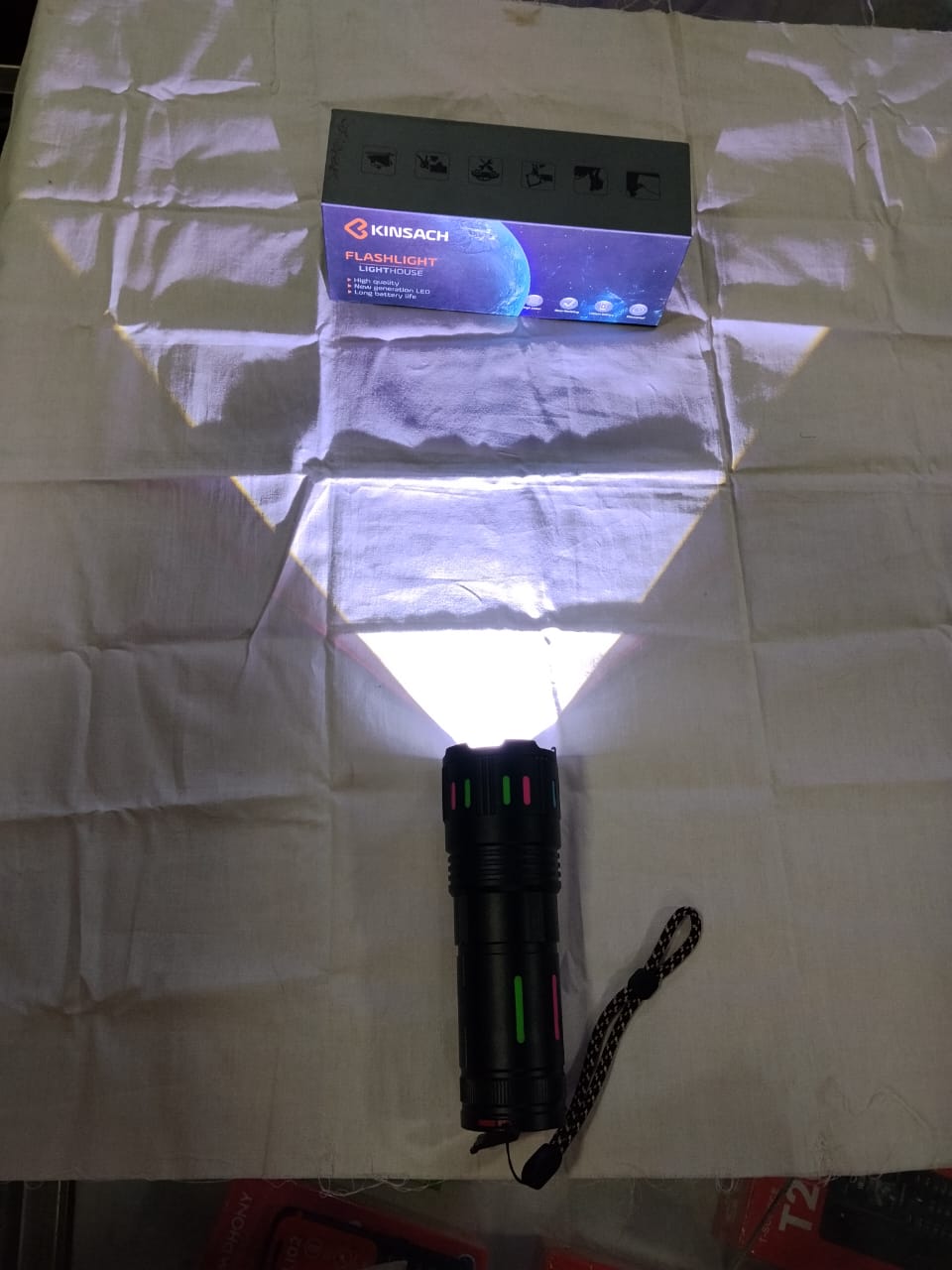Kinsach KS-885 LED Torch full view – 20W long range flashlight